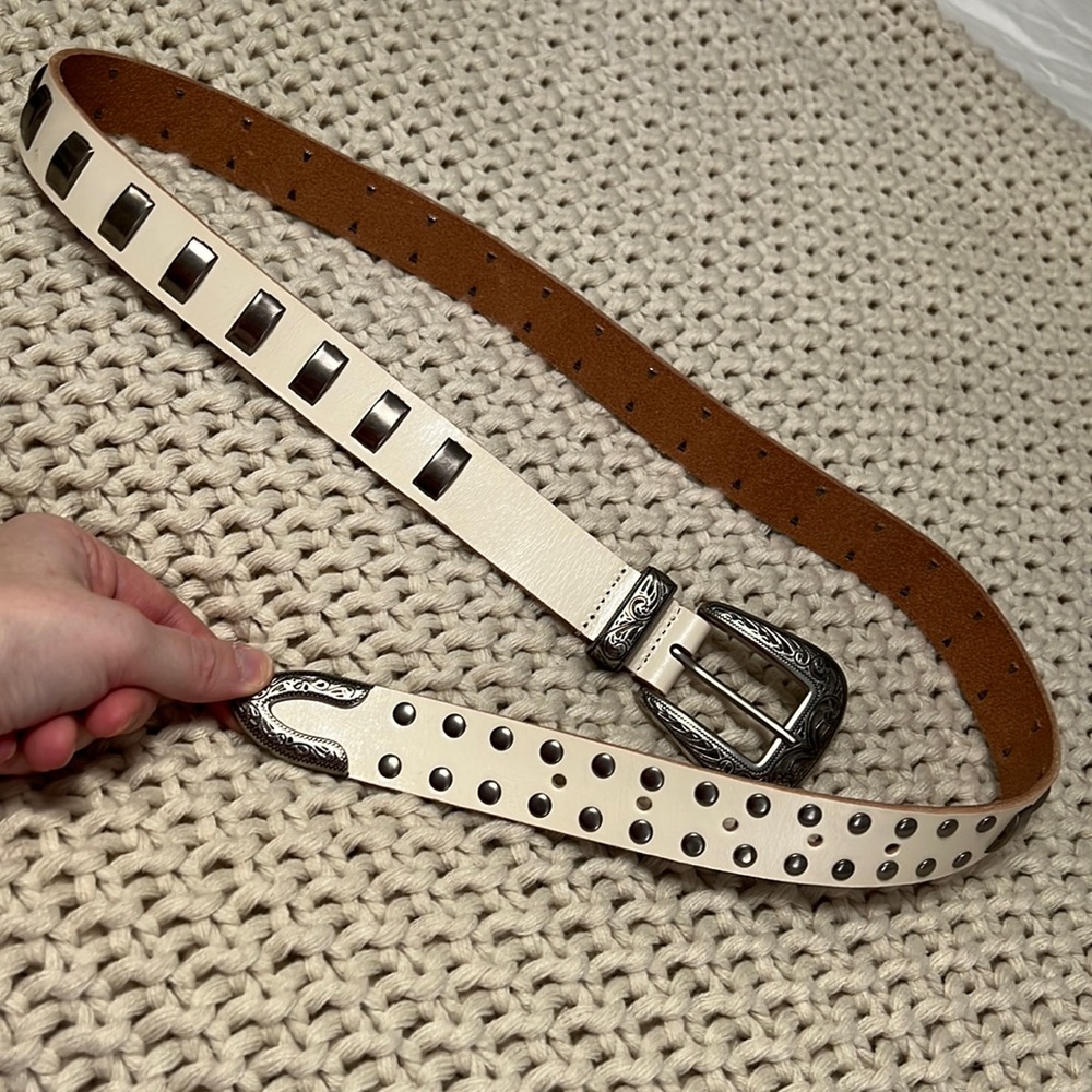 urban outfitters belt size med